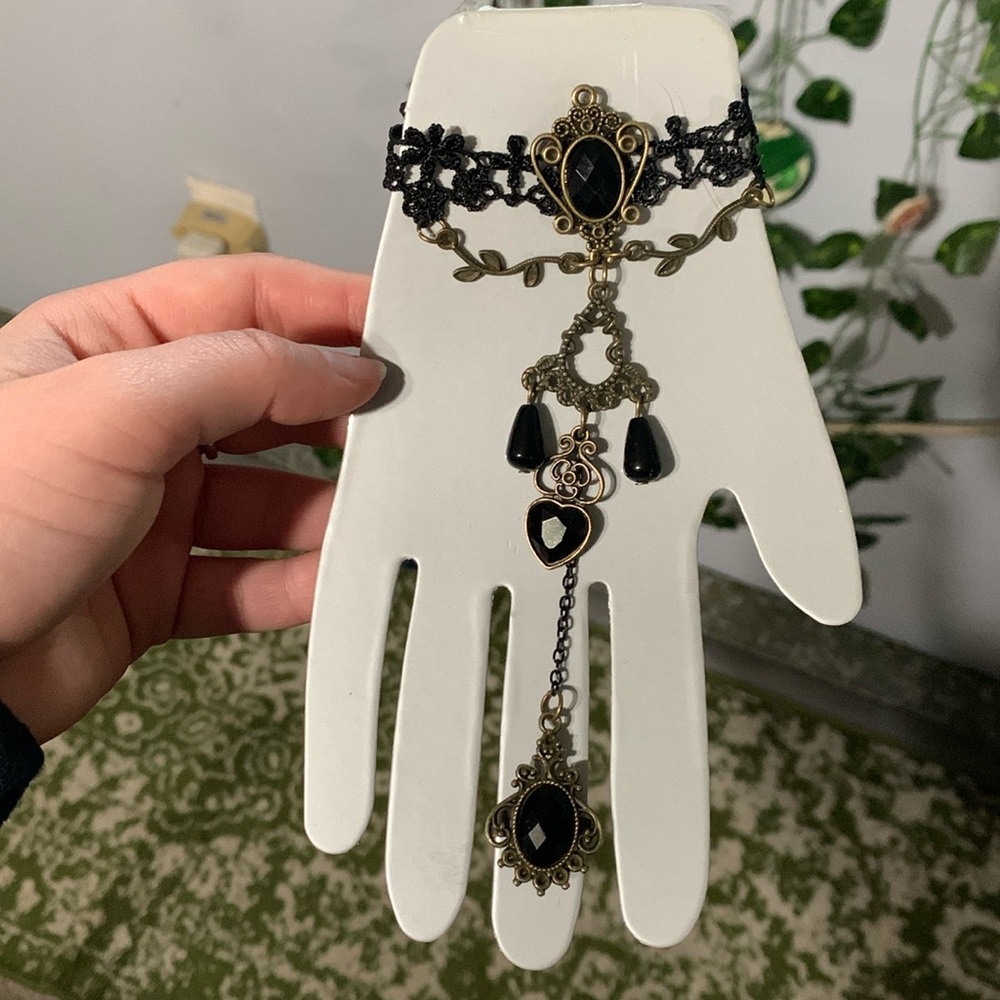 Lace Hand Chain (Unused)